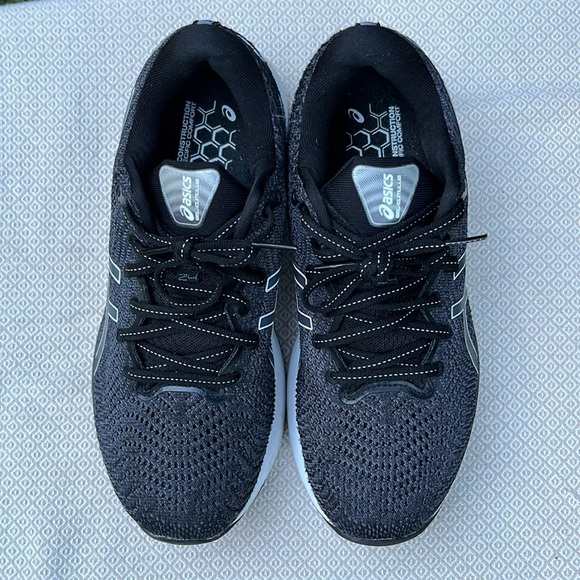 {ASICS} Women’s Gel-Cumulus 22 Running Sneakers - Picture 5 of 11